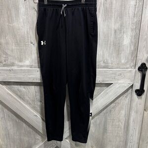 Under Armour Kid’s Black Sweatpants with Logo. Y1